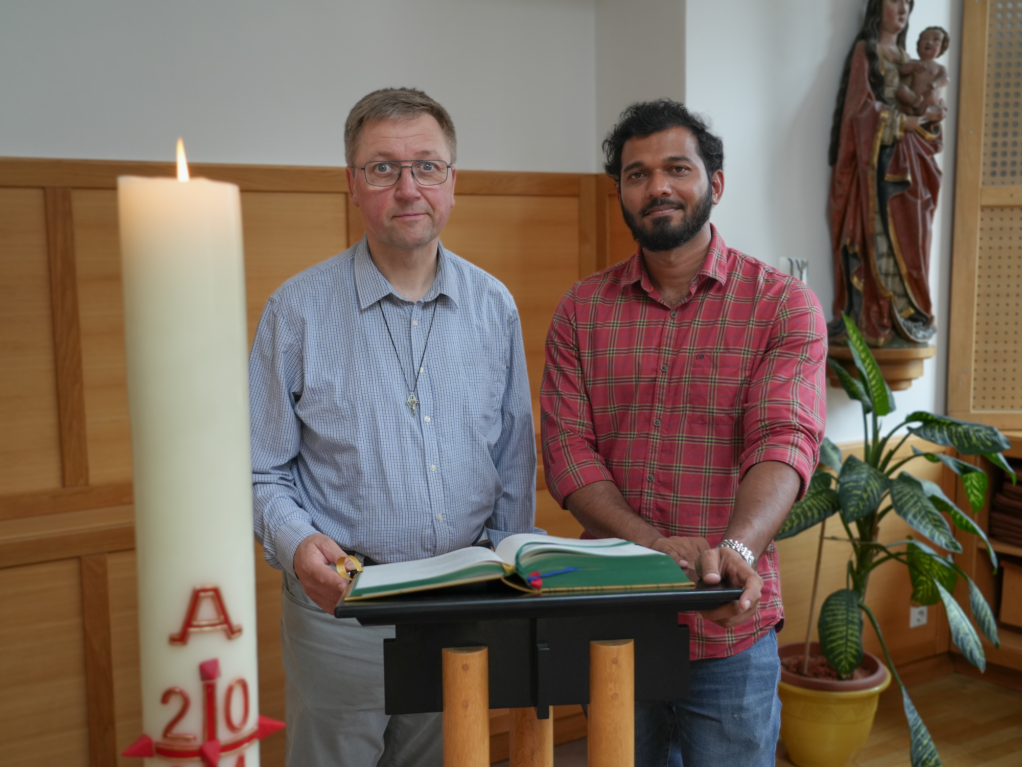 Johannes Seidel und Stephen Dsouza werden am Samstag, 21. September 2024, im Dom zu St. Jakob zu Priestern geweiht.